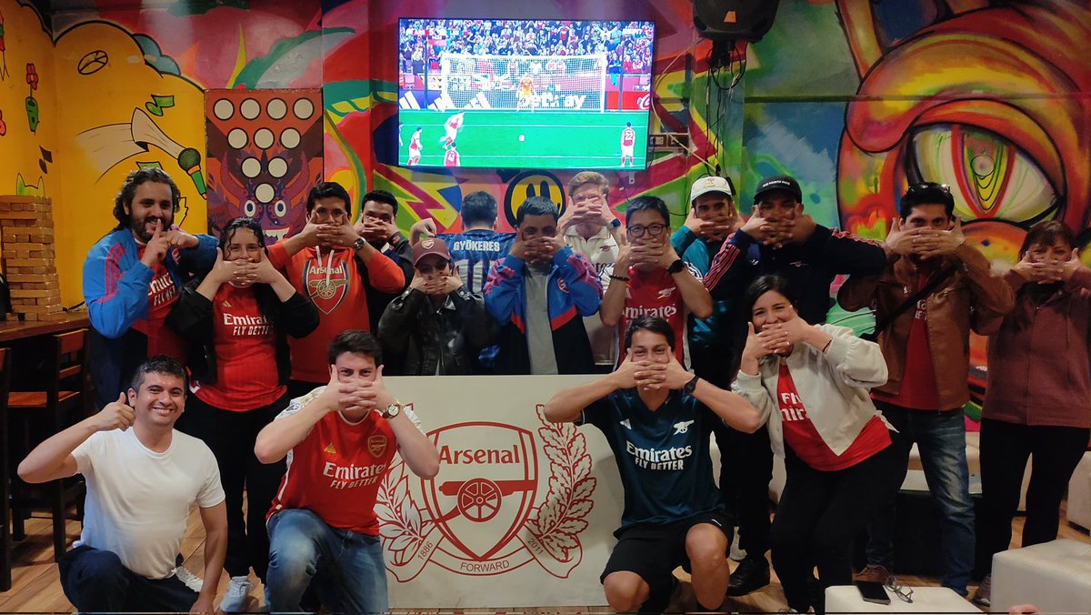 ArsenalPeru's tweet photo. La Gyokeres manía se vivió en el Thay83 Bar - Miraflores, gracias Gunners por su visita nos vemos el próximo domingo. ⚪🔴
#COYG #ARSENAL #ARSENALPERU #ARSLEE https://t.co/5SGJpR0Tr3