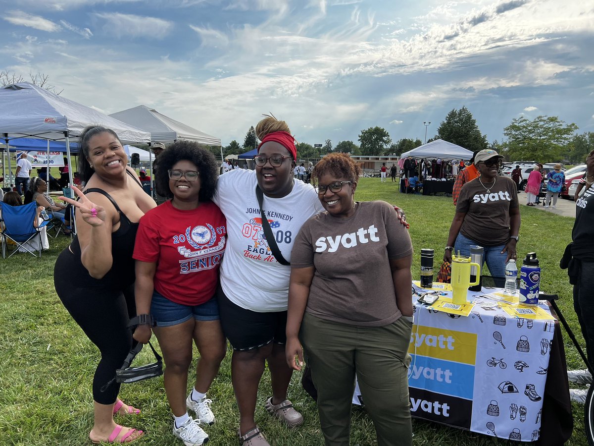 syattCLE's tweet photo. Summer STILL here! ThankYou @MilesHeightsDC Back-to-School 📚 Books on deck for the community @CityofCleveland #Kerruish #ArthurJohnston #FrederickDouglass #FightingEagles also on deck for the all class reunion. Plenty of “friends of #KAP”🥰 https://t.co/3xt8MoRyvJ