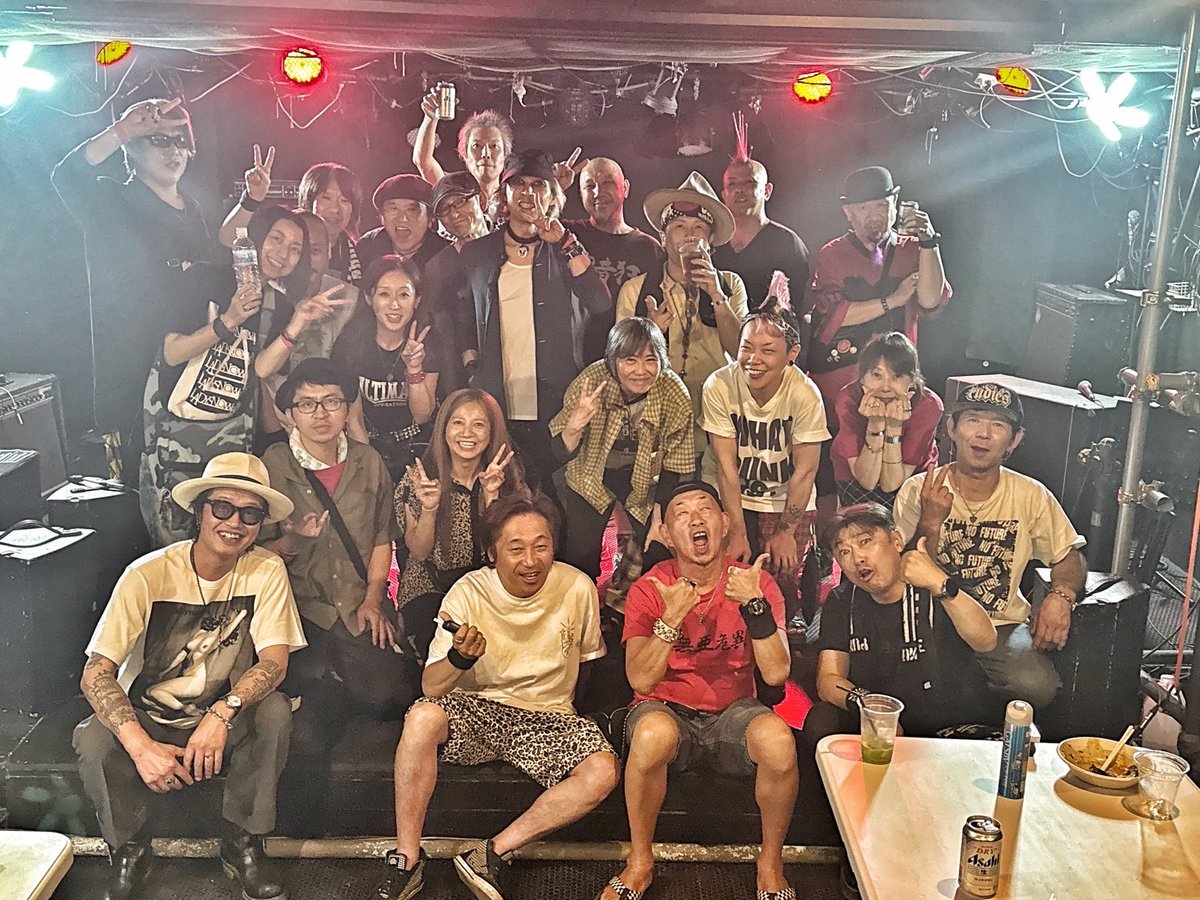 ULTMATE OPERATION Vo.40
無事終了‼️
いや～呑んだ呑んだ(笑)
呑ませた呑ませた(笑)
関わってくれた皆様にお疲れ様のアザっした🎵
また昼間っからのイベントやりたいね…ASIAでのイベントも増やしたいな🎵
またよろしくお願いしまーす😁👍