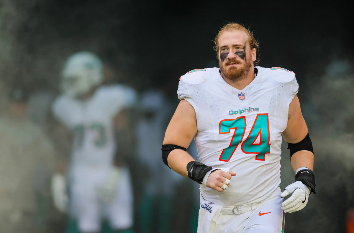 FinsXtra's tweet photo. 🚨 Liam Eichenberg is not expected to return from injury in the near future

"I don't foresee him being an immediate return, I don't foresee it being season-long.", Mike McDaniel revealed. #PhinsUp https://t.co/czaSD6NZ2j