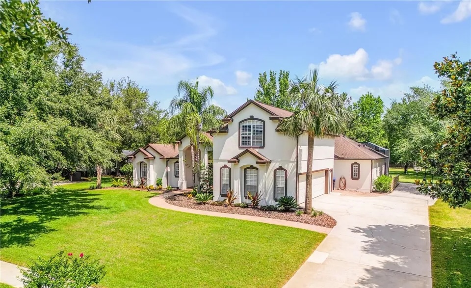 QuickLiquidity's tweet image. We&apos;re excited to announce that we recently closed a 1st mortgage cash-out refinance on a single family rental in Windermere, FL 🎉

💰 Loan Amount: $615,000
🚀 Closed in only 13 days
🤝🏻 Terms: 12 months at only 11% interest with 2 points
