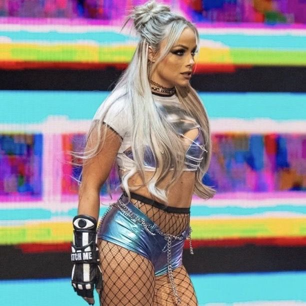 its_elenaw's tweet image. Day 67 posting Liv until she returns