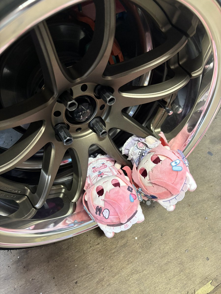 sprNastR's tweet image. 【ご報告】

New style New wheel

WORK EMOTION CR2P 16x9.0J -15

ハチロクでは珍しい16インチ！
漢の前後9j -15通しになりました！

おそらくイベント用になるかもだけど行けそうならこれでガンガン横向けます🚗💭

 #workwheel
 #ae86
 #仕様変更
