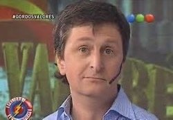 En campaña prometieron que la gente iba a cobrar en dólares y al final, la única que terminó cobrando en dólares fue Karina.