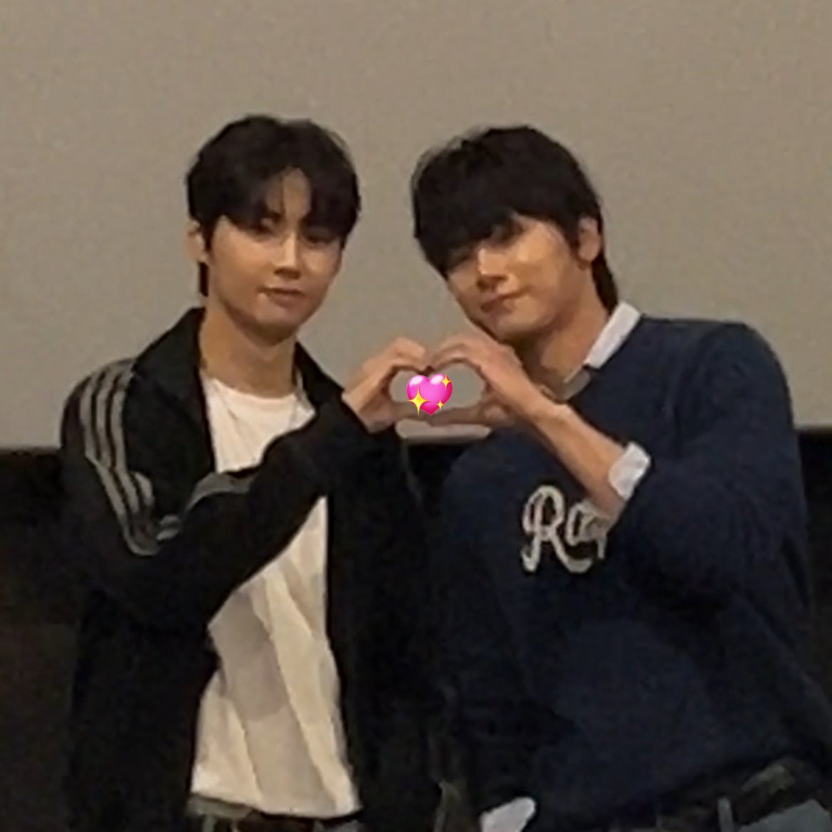 khkkk5_'s tweet photo. 이것뭐에요~~~?? https://t.co/cPmm3VzC8P