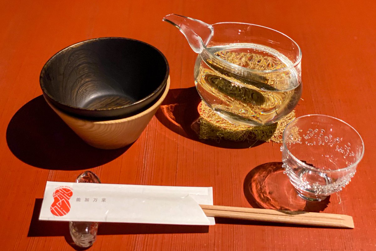 能加万菜 万庭(石川県・金沢市)
寒ブリのしゃぶしゃぶなどが楽しめるレストラン。
締めの氷見うどんも美味しかった。

ブログはこちら
yuzuta-sanpo.com

#旅行 #旅の記録 #一度は行きたい場所 #おすすめスポット #travel #travelphotography #instatravel