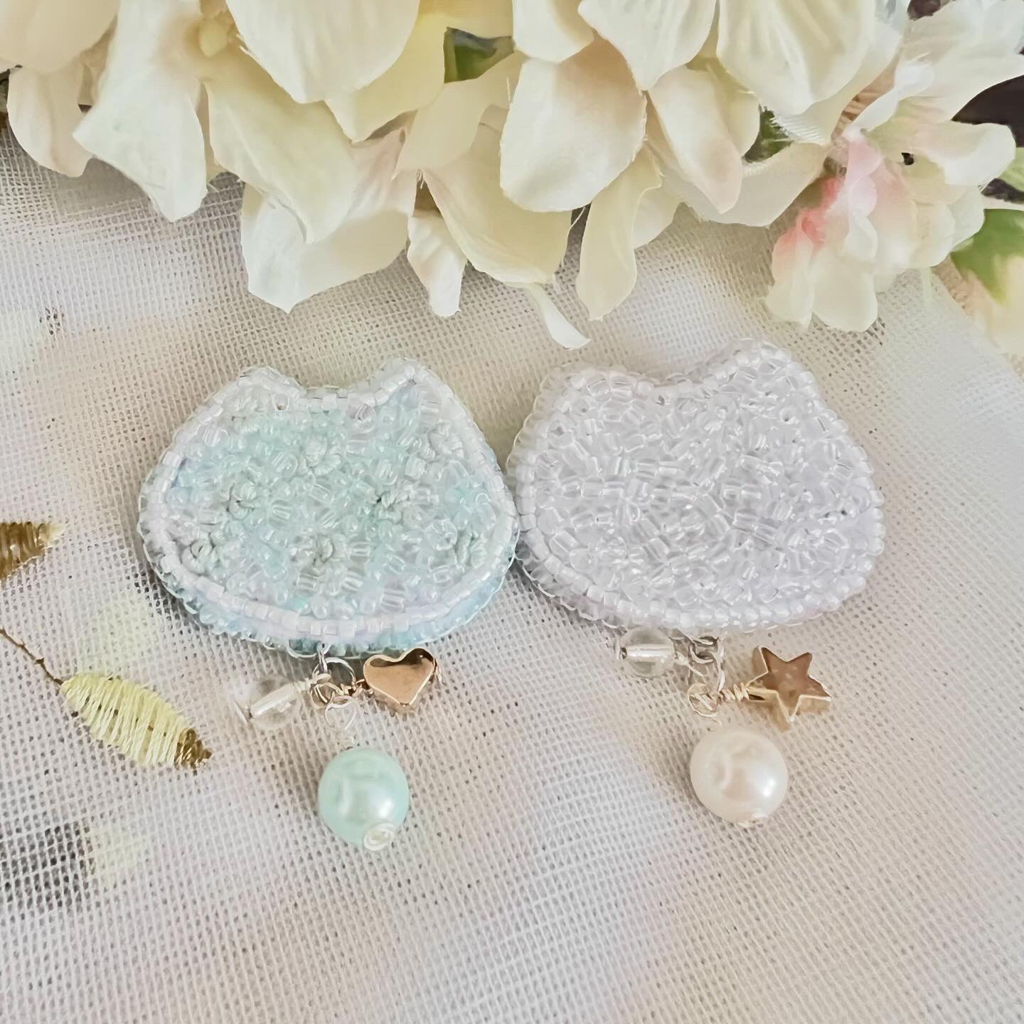 【ゆきゆっきー❄️様】1216.天然石　琉球ガラス　桜　じゃれ猫　レジン　チャーム Graceyujewelry🍀 天然石コイルブレスレット✢ ハンドメイド
