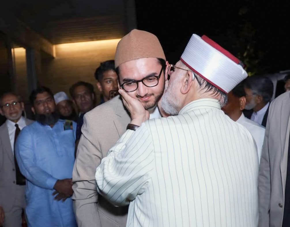 شیخ الاسلام  ڈاکٹر محمد طاہر القادری دامت برکاتہم العالیہ کے لاڈلے پوتے اور ”جگر گوشہ“چیئرمین سپریم کونسل منہاج القرآن انٹرنیشنل ڈاکٹر حسن محی القادری مدظلہ العالی🌹صاحبزادہ شیخ احمد مصطفی العربی القادری🌹کو انکا یوم پیداٸش بہت بہت مبارک ہو۔
#ShaykhAhmadQadri #AhmadMustafaQadri