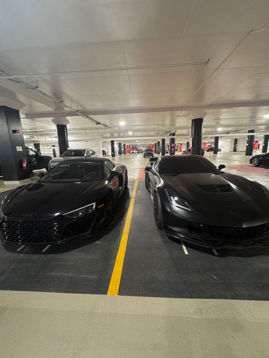 GAPthinks's tweet image. R8 vs z06