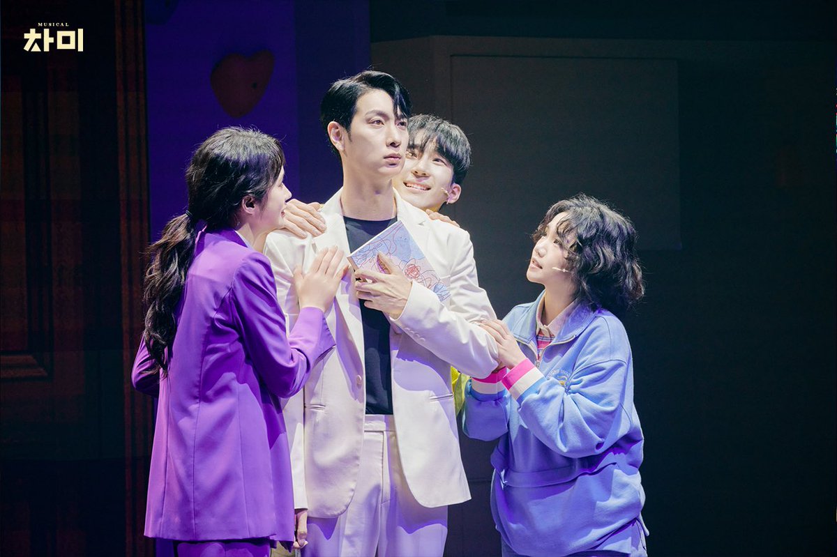 Musical_ChaMe's tweet image. [#뮤지컬 #차미] 🧩

📸 공연사진 피드 16 💖

❝그리고 네 삶의 주인공이 되는 거야
 그도 바랄 거야 그런 너를❞

-

𝐌𝐔𝐒𝐈𝐂𝐀𝐋 𝐂𝐇𝐀𝐌𝐄 😍📱
𝟮𝟬𝟮𝟱.𝟱.𝟮𝟵 - 𝟴.𝟮𝟰