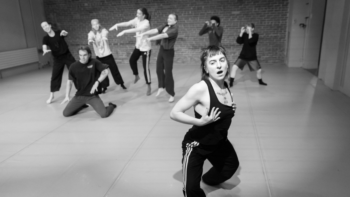 TUЯNOUT RADIO tweet media