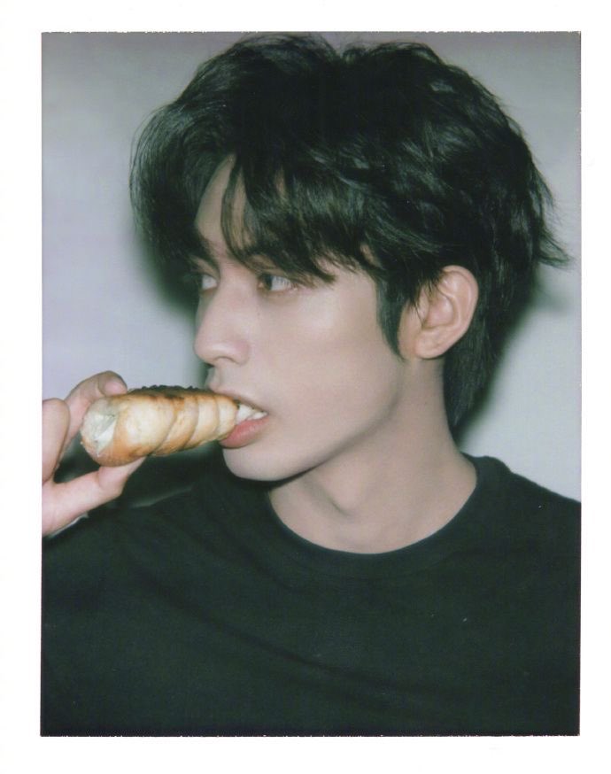 黄, Demario. tweet media