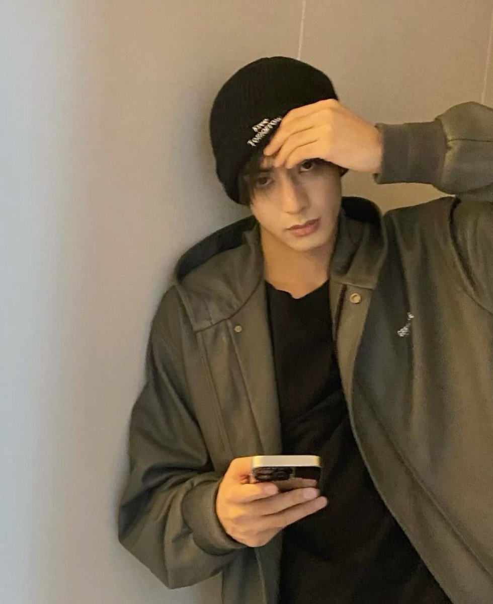 黄, Demario. tweet media