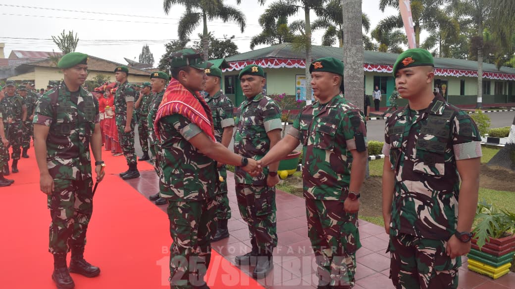 yonif125smb's tweet photo. Batalyon Infanteri 125/SI'MBISA Menerima Kunjungan Kerja Pangdam l/BB Mayor Jendral TNI Rio Firdianto https://t.co/tTrAjZoAB4