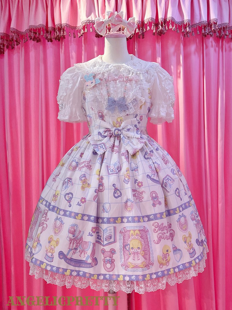 ♡Baby Toysジャンパースカート
¥41,800

ファンシーなカラーリングが愛らしいジャンパースカート🎀
胸元のヨーク部分のはしごレースもポイントです💖
是非チェックしてみてくださいね✨