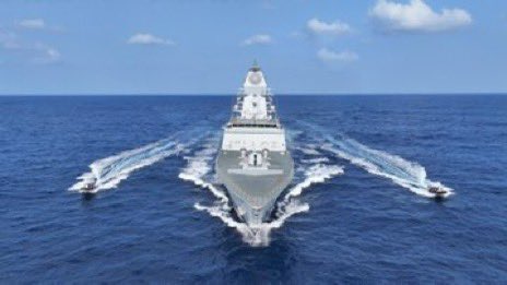 On Aug 26, 2025, #IndianNavy will simultaneously commission two stealth frigates, INS Udaygiri &amp; INS Himgiri. This is the 1st time two major warships from two different Indian shipyards will join the fleet together at #Visakhapatnam! 

A 🧵. 1/n 

#MakeInIndia #AtmanirbharBharat