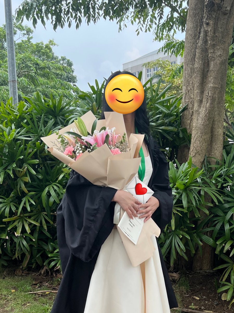 eve ˎˊ˗ comms open tweet media