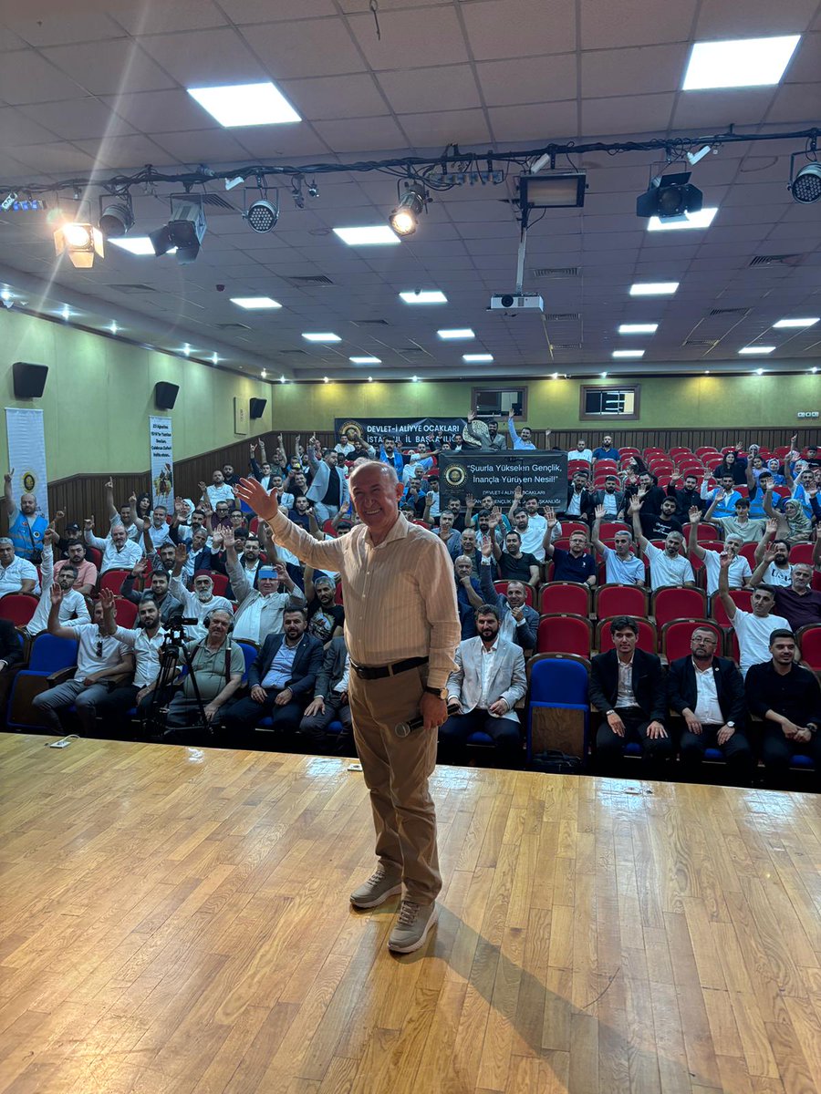 Ahmet Şimşirgil (@ahmetsimsirgil) on Twitter photo Sultan Selim’i Evvel’i râm etmeyip ecel
Fethetmeliydi âlemi ezân-ı Muhammedî
Çaldıran savaşının 511. Yıldönümünde Yavuz Sultan Selim Han'ı yâd ettik.
Teşekkürler <a href="/DevletialiyyeO/">Devlet-i Aliyye Ocakları</a> Sultan Selim’i Evvel’i râm etmeyip ecel
Fethetmeliydi âlemi ezân-ı Muhammedî
Çaldıran savaşının 511. Yıldönümünde Yavuz Sultan Selim Han'ı yâd ettik.
Teşekkürler <a href="/DevletialiyyeO/">Devlet-i Aliyye Ocakları</a>
