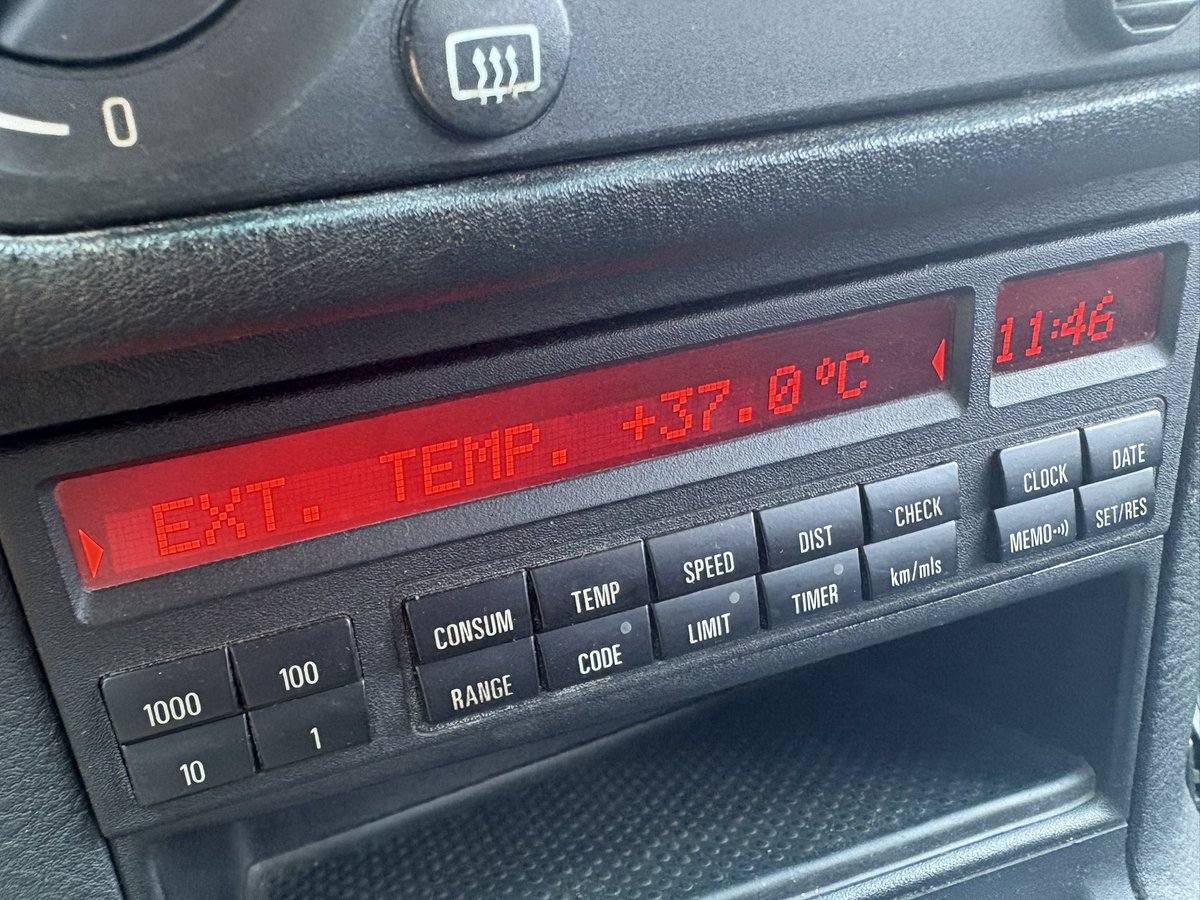 駅前に買い物に来たけど
暑過ぎて無理だ…

今辰巳行ったら焼豚になるので
帰りに寄りますかね