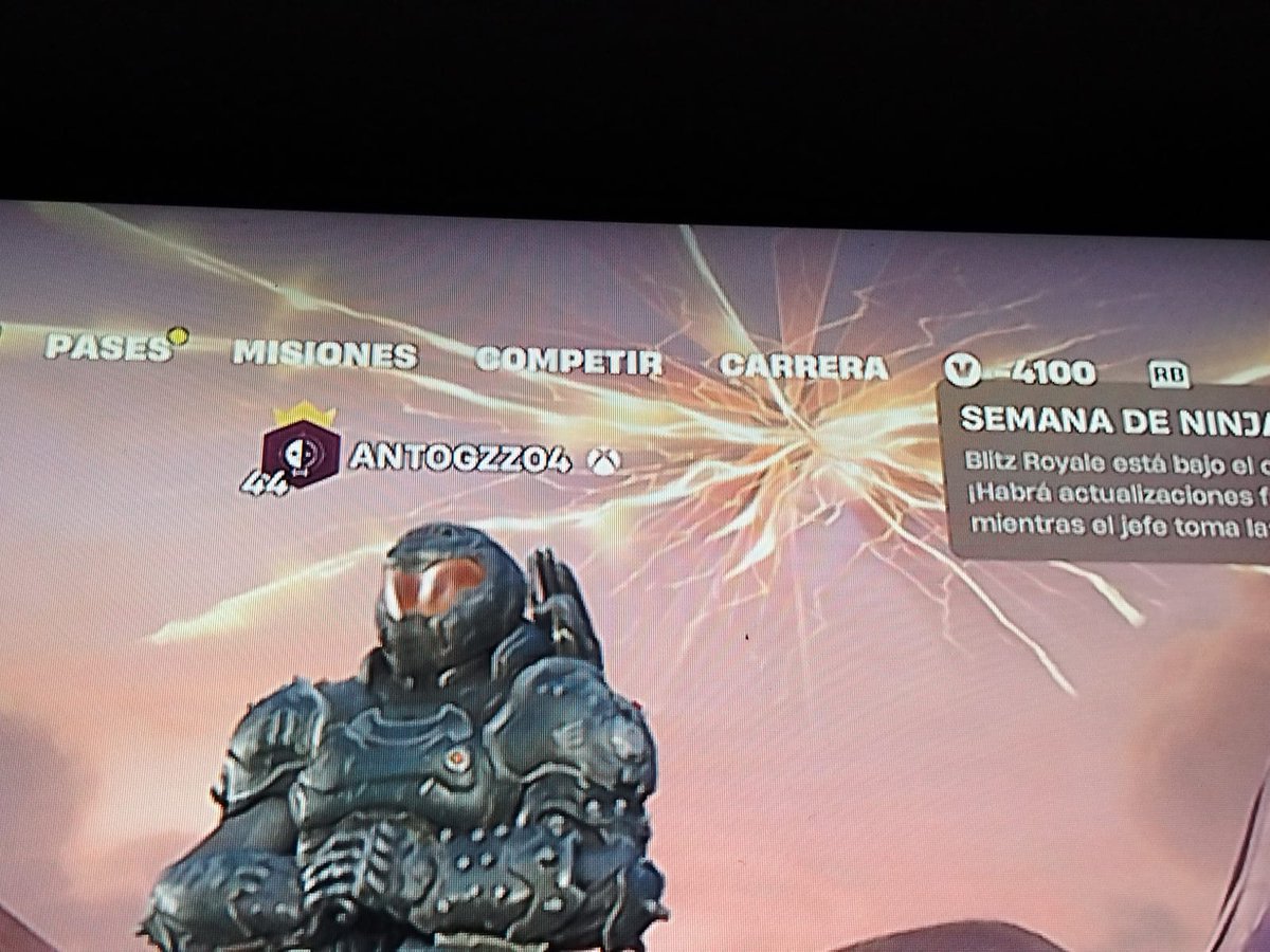 Pulgitamex's tweet photo. @Fortnite_ES en la cuenta de un amigo mio tiene ya aprox unos 6 meses sin poder hacer compras ni nada en la tienda de fortnite por que le salio un bug donde le dieron pavos negativos y no puede hacer ni compras ni recargar que solo le hace disminuir esa "deuda" podrían arreglarlo https://t.co/UCqds9Zk1v