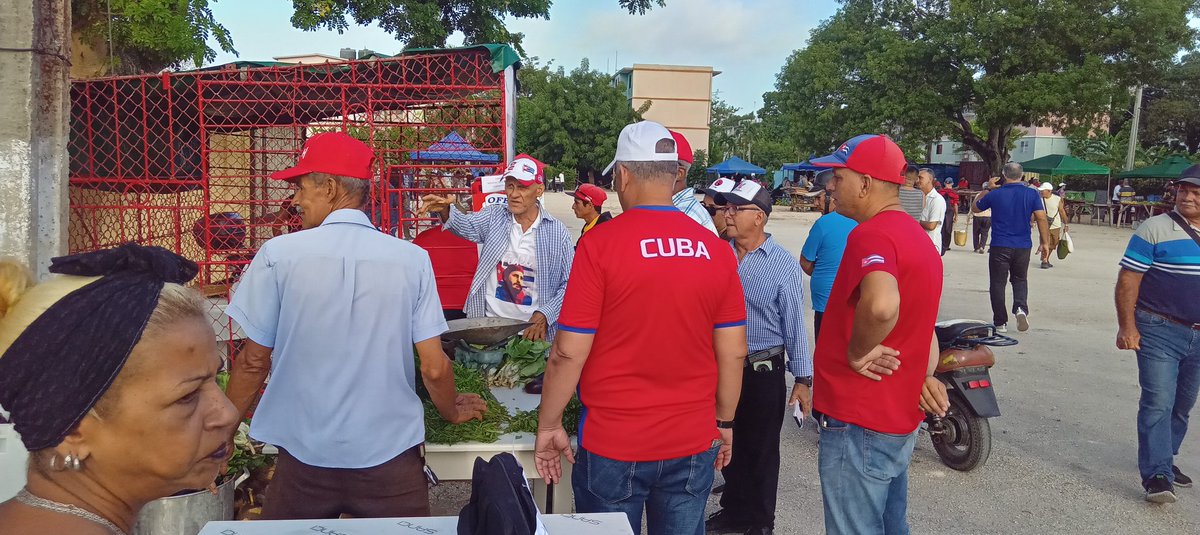 SegEsp4956's tweet photo. Con #HonorHolguinero, dirección del Gobierno y el Partido junto al pueblo manteniendo las conquistas de la Revolución, #HolguínSí https://t.co/lnJz5OIZ7q