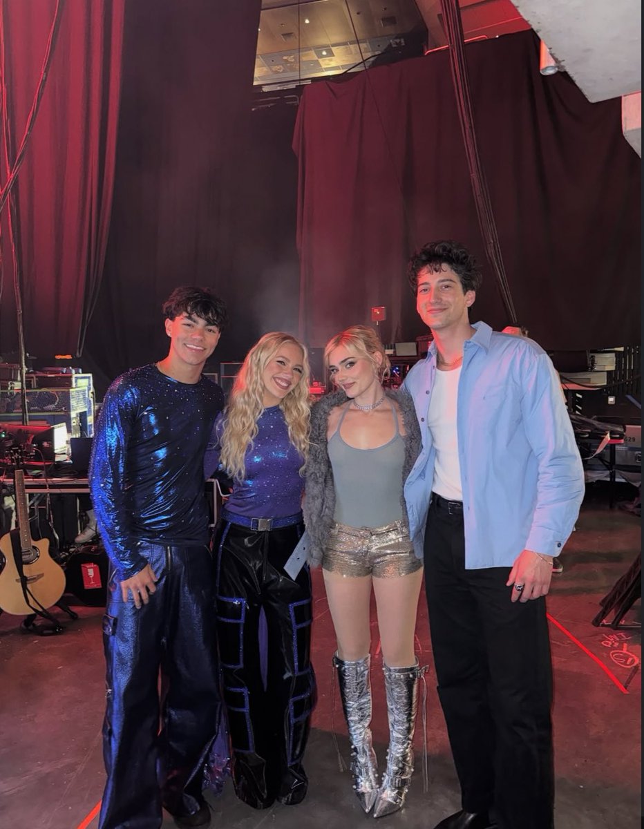 imfreyaskye's tweet photo. a night to remember, so glad we got to share the stage 🫶🏼 https://t.co/9zOSN2mmBU