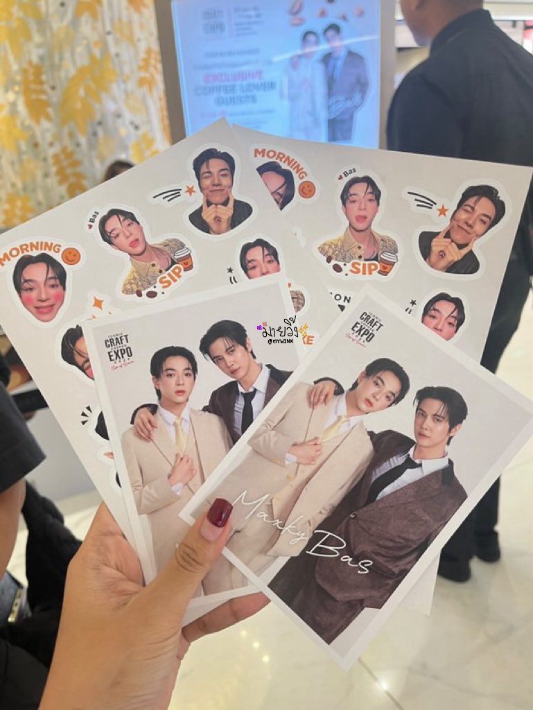มาปล่อย สติ๊กเกอร์ + postcard 2 ชุด ชุดละ 200 บาท รวมส่ง มีใครสนใจไหมค้าบบ 💗🤙🫶🏻

#ICONICCraftCoffeeExpo #specialtycoffee 
#maxky_rp #บาสเด็กอ้วนที่แท้จริง
#แม็กกี้บาส #maxkybas