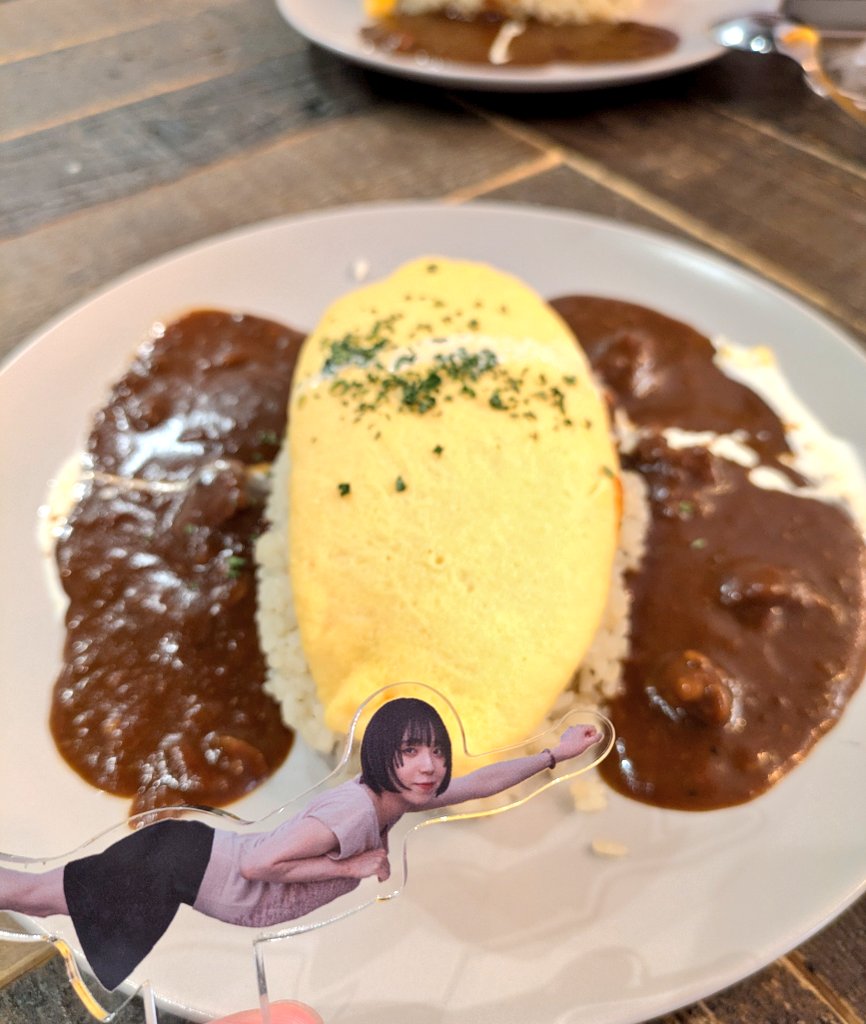 mashRplanet's tweet photo. オムレツがあると聞きつけて🏃♀️
ふわとろデミオムで幸チャージ🐣
#THREEPiECE https://t.co/PHGopqIAEq