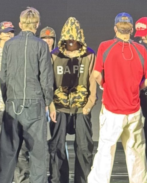วอนบินใส่เสื้อเบ้บขึ้นเวที ㅠㅠ