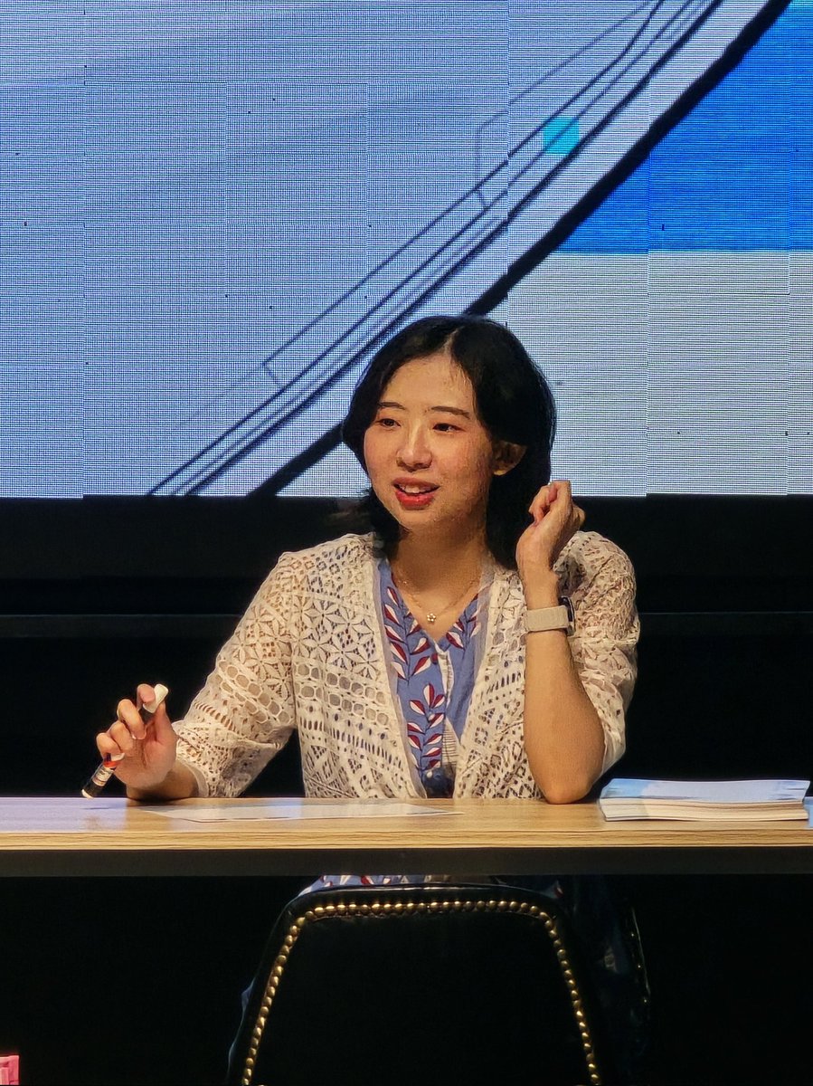 영주, 윤영, 하영 성우님 홈마처럼 열심히 찍었는데.. 진짜 울트라 사길 잘햇다🥲 뒤쪽이였는데도 화질 너무 좋음...