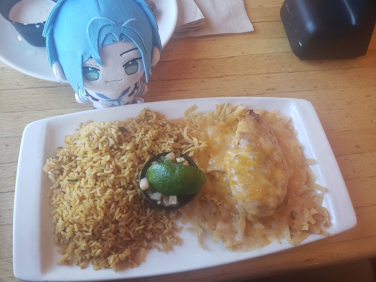 peachsova's tweet photo. Fiesta Lime Chicken was yummy! 🍗
I also took him to see the horror movie Weapons and I kept hiding behind him (not pictured) 😭
#regisaltare #tempusnui https://t.co/AQUJQHwOne