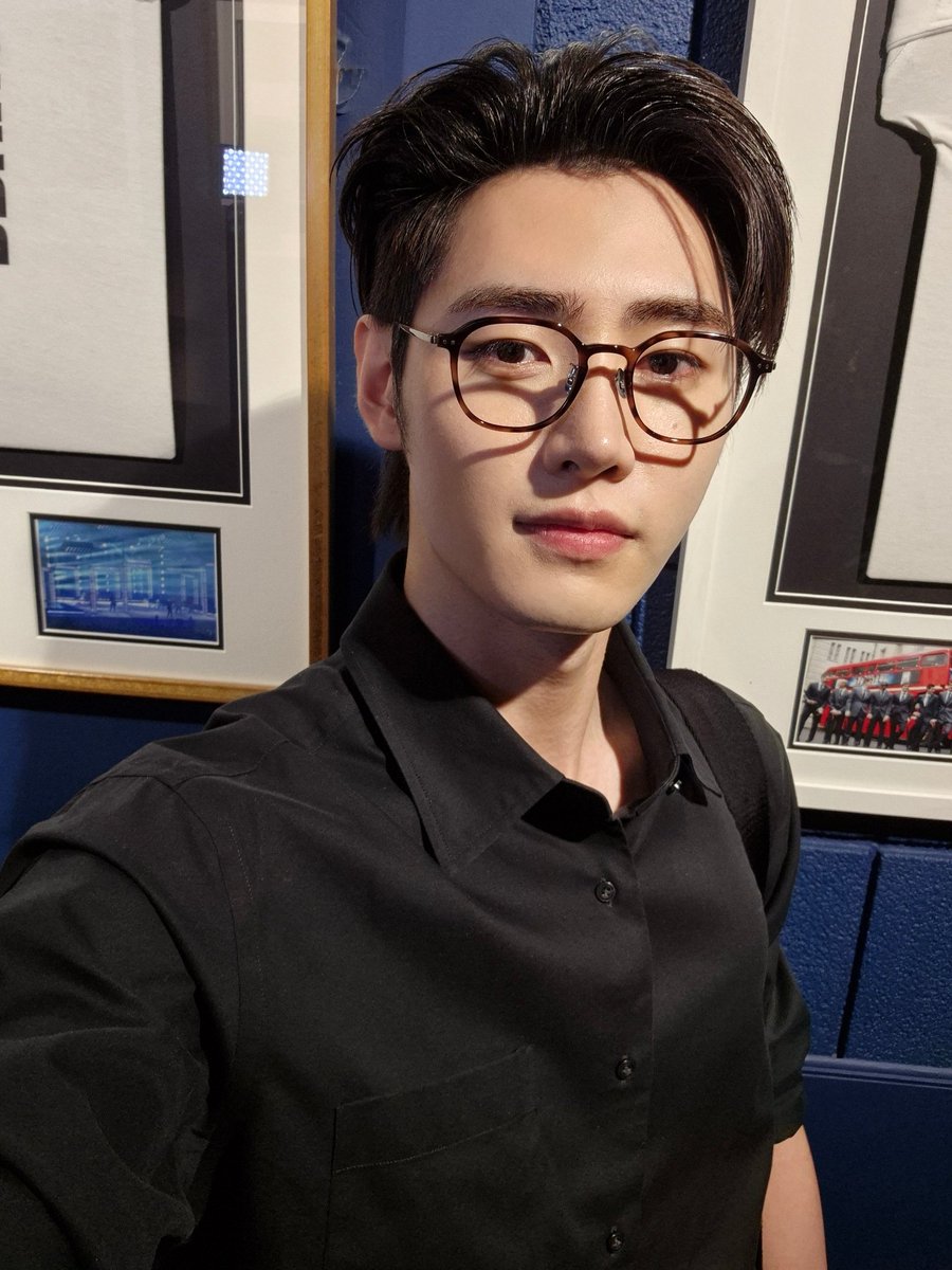 fatesnsun's tweet photo. ᅟ⁤⁤ᅟ⁤⁤
i know i haven't been writing much about you lately, but that's because i'm sad that i can't see you in person and i'm trying to do something else to avoid thinking about how it's breaking my heart but i still love you as much as ever https://t.co/w7xwYRYCKy