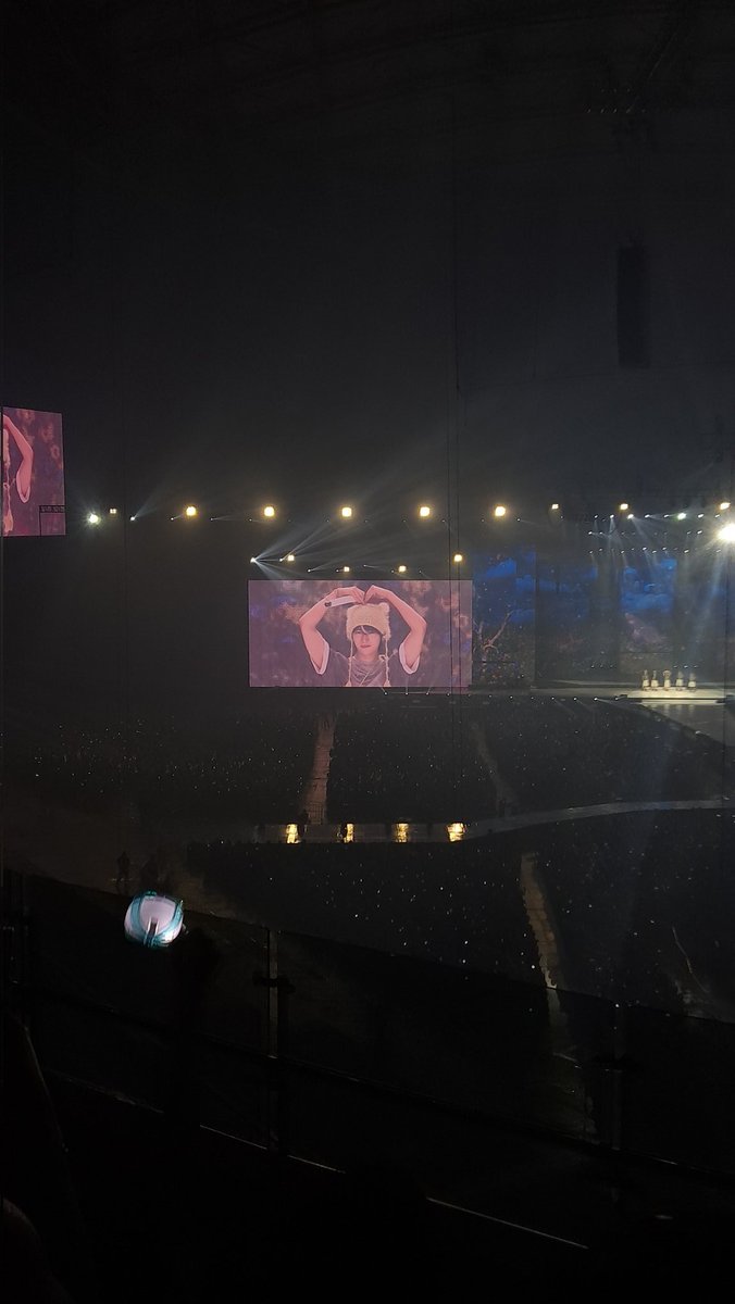 다들 화질 빵빵한 거 올릴때 나는 화질 구린 거 올려요 하하