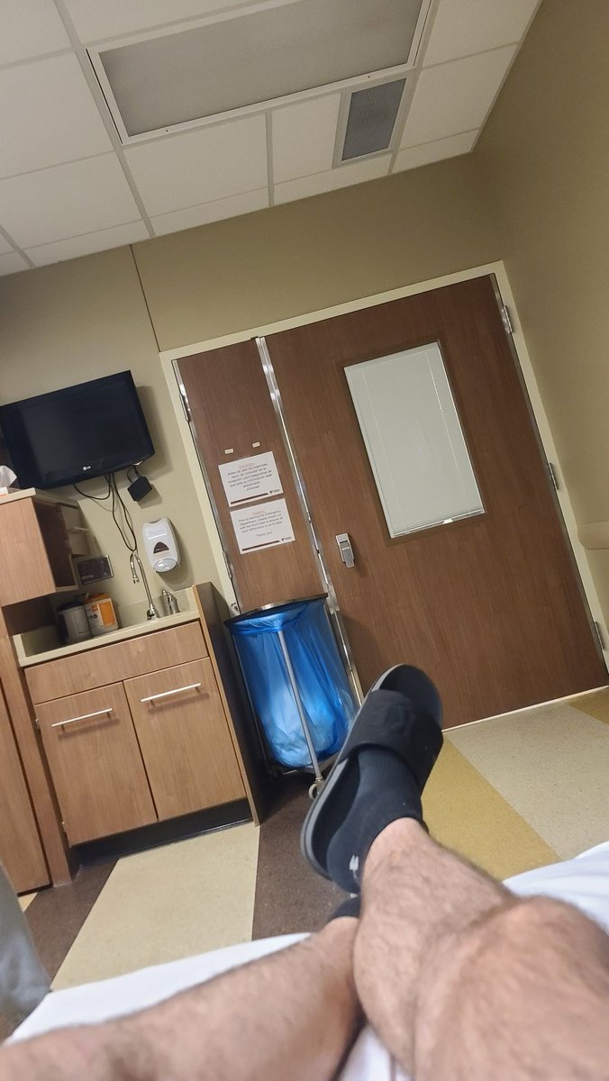 Lil update to the people asking where I've been the past few days. I decided to spoil myself on my birthday by giving myself a concussion and getting sent to the ER 😅
I have been recovering decently quickly, so I hope to get back to competing and streaming soon! <3