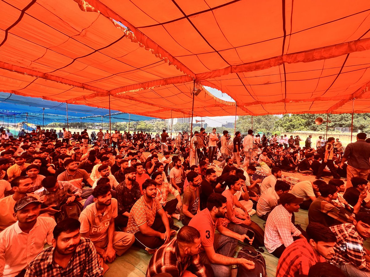 vinayyadav_73's tweet image. माहौल बनने लगा है.
#SSCProtest #SSC_System_Sudharo 
#sscscam