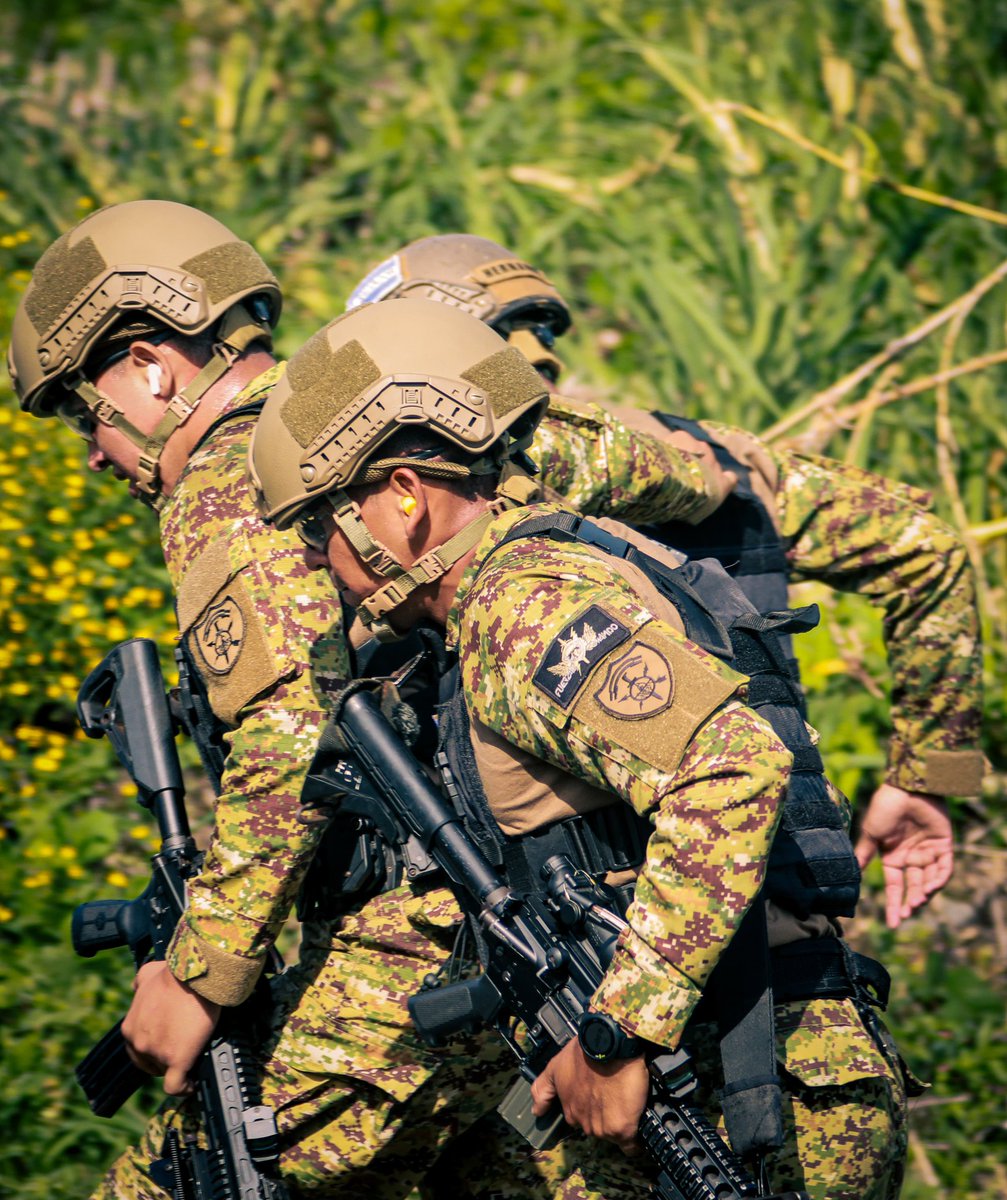 📊 La lucha por el liderato continúa cerrada al finalizar el día 6. ¡Vamos equipos!, todavía hay puntos en juego que los harán alcanzar la victoria y el honor. 
<a href="/SOCSOUTH/">SOCSOUTH</a>
<a href="/Southcom/">U.S. Southern Command</a>
💪 🇸🇻 
#FuerzasComando
#FuerzasComando2025