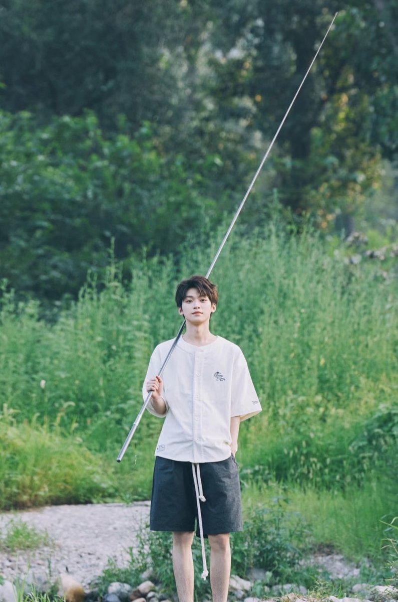 LZlYUU's tweet photo. okay but… how cute is this spot? the breeze is so soft, the sun feels like a hug, and i’m out here with my lucky rod waiting for today’s “big story” 🐟💭 wanna join me? we’ll make it fun! {even if the fish don’t show up 😶‍🌫️} https://t.co/p1ta7LpRfv