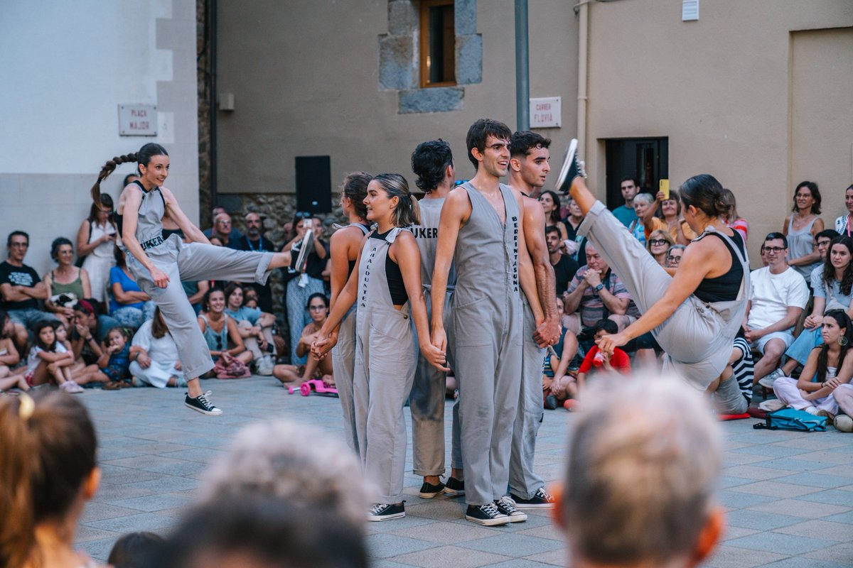 Ésdansa tweet media