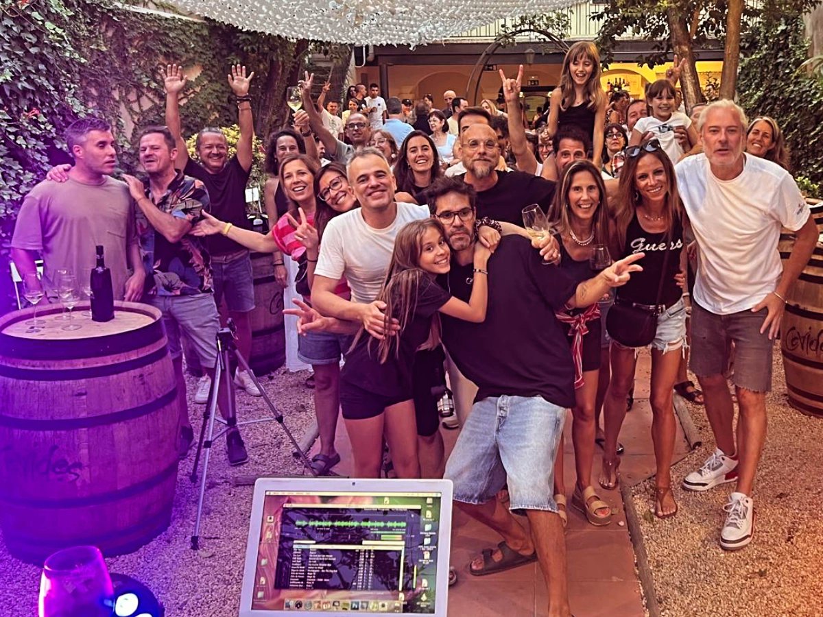 👏 Vilafranca!! Això ha sigut mooolt bonic! ✨️✨️✨️

🎹 lãminal live set 🤩

❤️ Gràcies a tothom per ajudar-nos a fer-ho possible!

1️⃣2️⃣ anys de festival! 🥰🥰🥰

Així sí! Obrim el 20è aniversari brave coast! 💜

#electrovinyes #vilafrancadelpenedès #bravecoast20