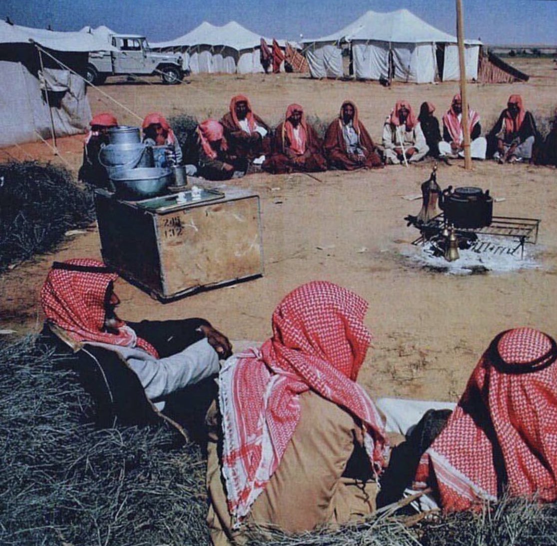 خفيف نفس إلى تلقيت خطّار
نقال كبـر بمجلسٍ فيه مغرور