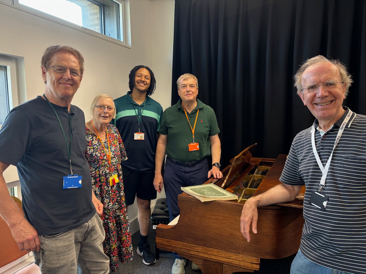 Bravo to the wonderful participants on the new <a href="/chethampiano/">Kathryn Page</a> Music Tech course! Huge thanks to <a href="/KatieLaing6/">Katie E. Laing</a> for running this with me in the <a href="/Chethams/">Chetham's School of Music</a> studios and to <a href="/MurrayMcPiano/">Murray McLachlan</a> &amp; Kathryn for another superb International Piano Summer School! Inspiring composition students too!