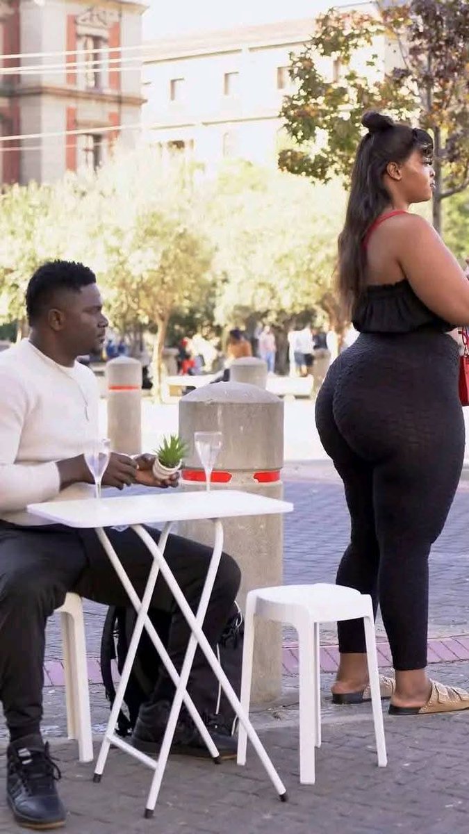 Omutunzi_Wa_256's tweet image. A Picture To A Wise ... Is Enough 🤗😆. 

Stay Warned 🙏🤐🫥