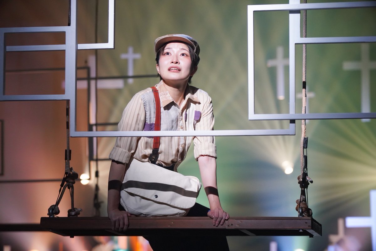 吉祥寺シアター2025
『銀河鉄道の夜』

全公演終演いたしました
ご来場くださったお客様、誠にありがとうございました！

星いっぱいの吉祥寺シアターを進む、愉快な愉快な旅でした

みてくれたお子さんたちがおおきくなったらふと思い出す景色がひとつでもあればと願います

（撮影：Yoshikinoさま）