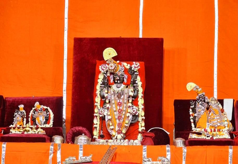 🚩 !!श्री द्वारकेशो जयति!!
🛕  आज दिनाँक 24अगस्त 2025 के दर्शन राजाधिराज ठाकुर श्रीद्वारिकाधीश जी महाराज, मथुरा।।
श्री हरिः ।।हे नाथ! मेरे नाथ ! मैं आपको भूलूँ नहीं !!