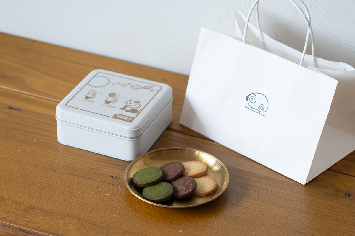 ついにクッキー缶できました。
予約販売開始です。

早速めちゃくちゃ注文頂いてるので、予約頂いた順に発送していきます。

【予約販売がお得】ひつじ珈琲のクッキー缶ができました！ | ひつじ珈琲公式 hitsuji-coffee.com/ccokie-kan-yoy…