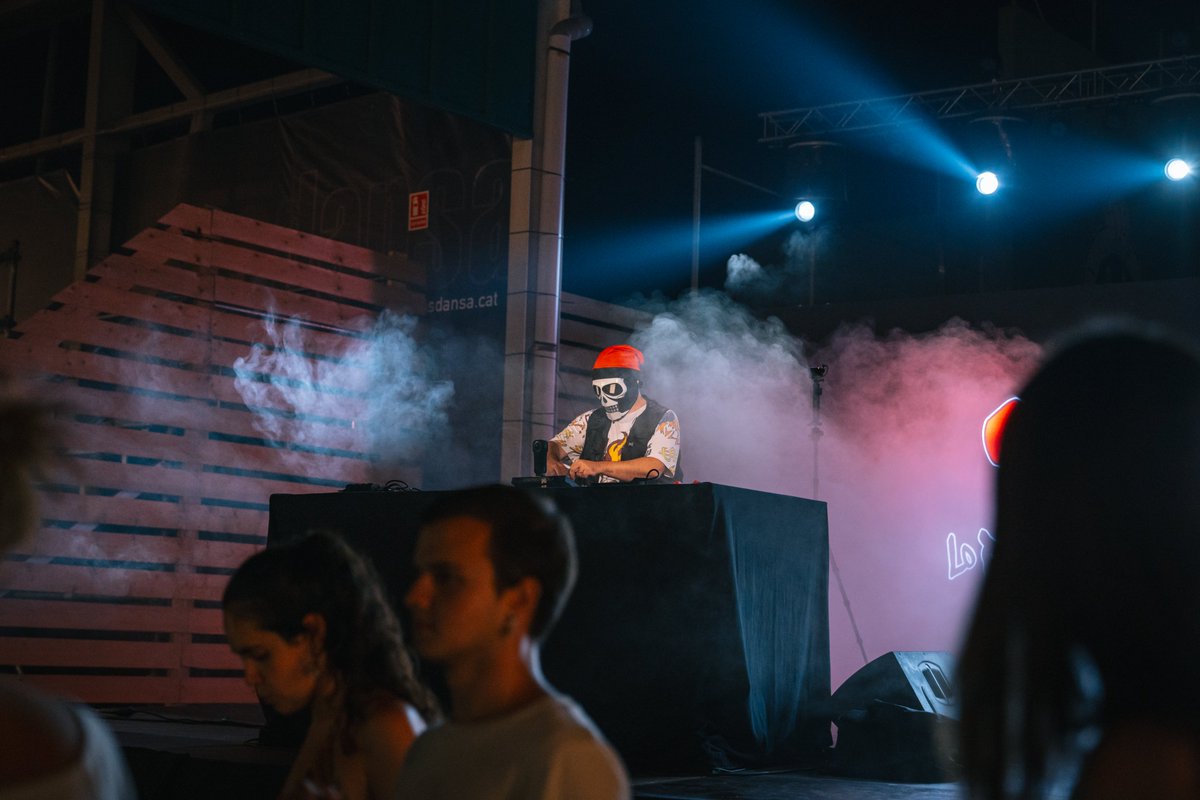 Ésdansa tweet media