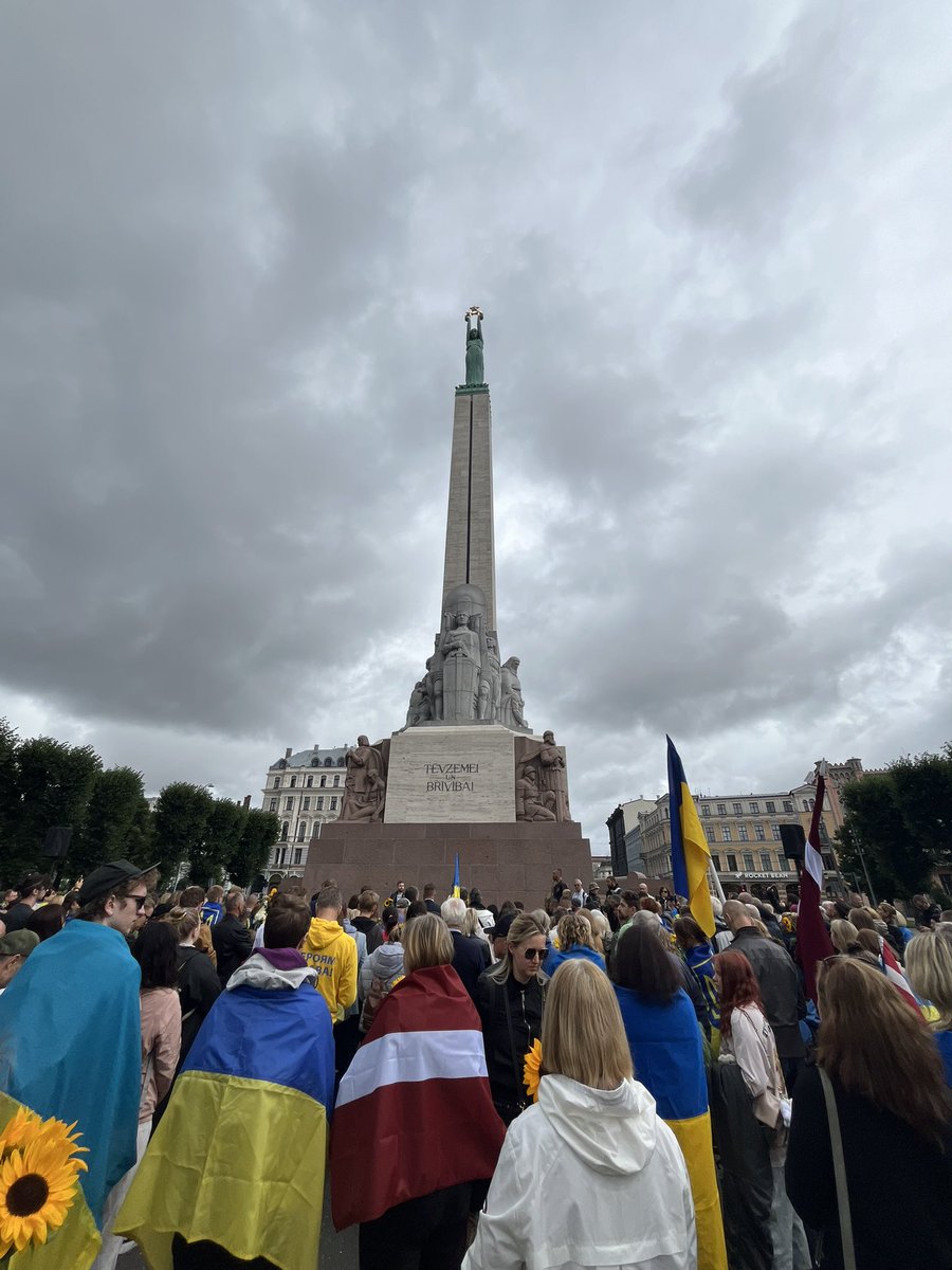 Hold on strong Ukraine, we’re with you, always! 💛💙