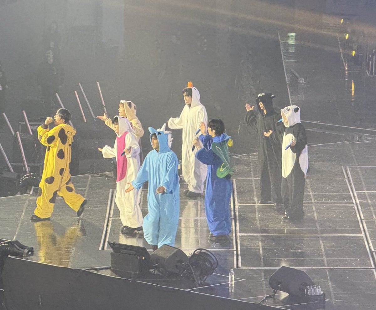 joanALELENG's tweet photo. @SJofficial KYUHYUN not performing in MIRACLE.

I hope you're okay Kyu 🥲

#SS10inSeoul_Day3 https://t.co/qas8Pst0a9