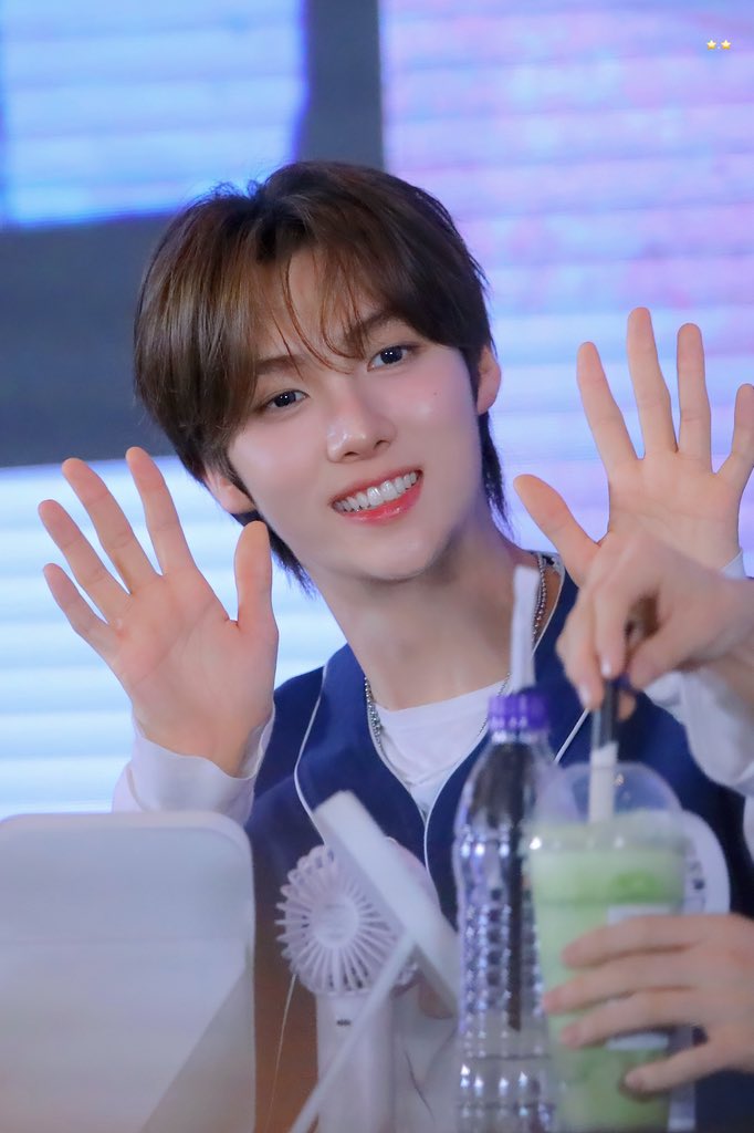 ⭐️.⭐️ tweet media