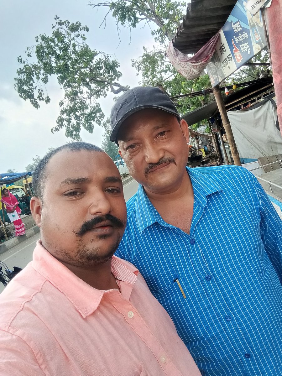 बिहारी बाबू (@she17257) on Twitter photo आज ट्विटर के हमरे मित्र <a href="/aakash202560/">aakash kumar</a> जी से मुलाक़ात हुई वैशाली के गरौल चौक पे, शानदार व्यक्तित्व के धनी आदमी हे..
हमलोग की बिहार चुनाव पे और बिहार मे NDA सरकार बनाने की चर्चा हुई...
मुलाक़ात से अभिभूत हु <a href="/aakash202560/">aakash kumar</a> भाई 🙏 आज ट्विटर के हमरे मित्र <a href="/aakash202560/">aakash kumar</a> जी से मुलाक़ात हुई वैशाली के गरौल चौक पे, शानदार व्यक्तित्व के धनी आदमी हे..
हमलोग की बिहार चुनाव पे और बिहार मे NDA सरकार बनाने की चर्चा हुई...
मुलाक़ात से अभिभूत हु <a href="/aakash202560/">aakash kumar</a> भाई 🙏